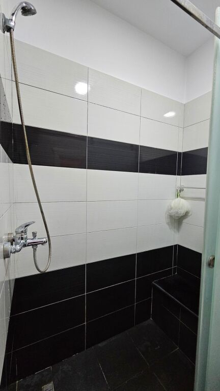 Apartament 2+1+2 per Shitje tek Lagja 6, Ish Rajoni i Policisë, Durres.
