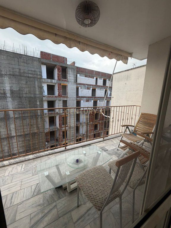 SHITET APARTAMENT 1+1 PRANE RESTORANT SHPIRAGU NE GOLEM !