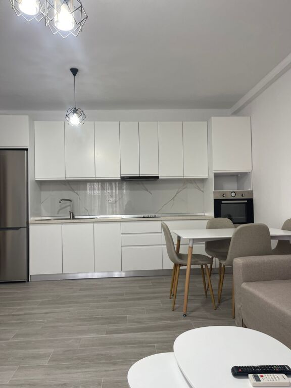 5 Maji Jepet Apartament 3+1+2 Me Qera
