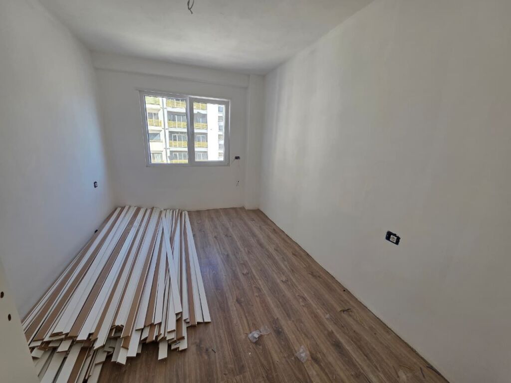 Laprak Pran Kupoles Appartamento 2+1+2 in Vendita