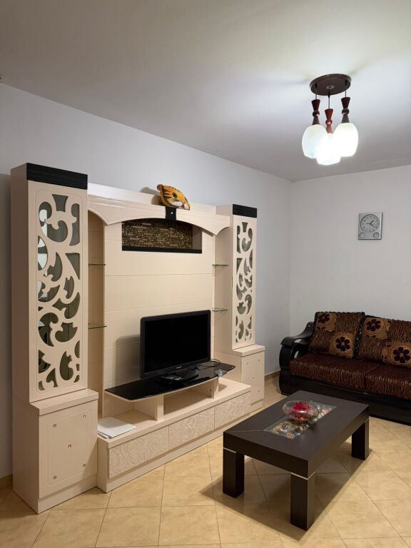 Shitet 2+1+2 me hipotek Fresk