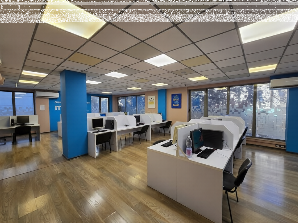 Office space for rent at the entrance of Dibra street!