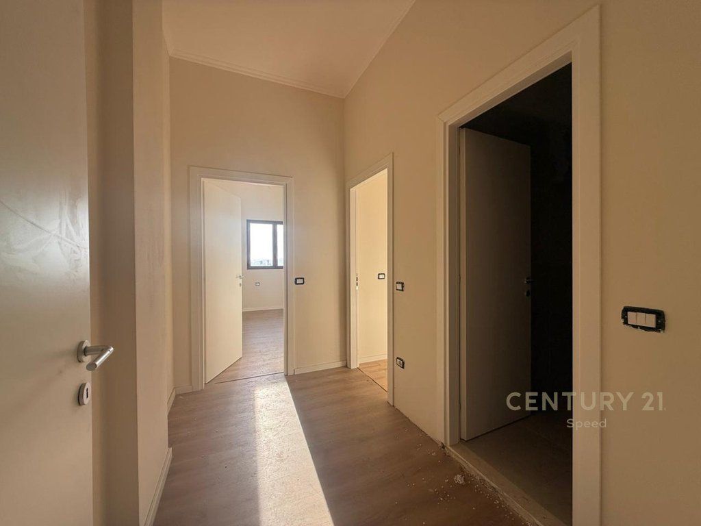 Apartament 2+1+2 për shitje në Fresk!
