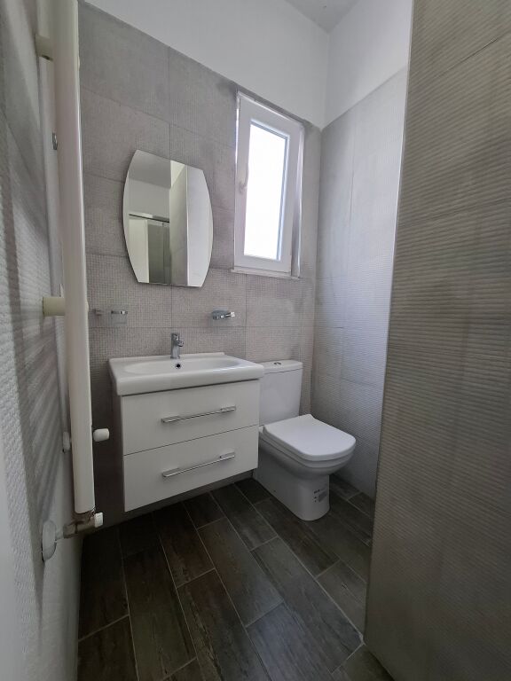 Jepet me qera 2+1+2 prane Amerikan 2!