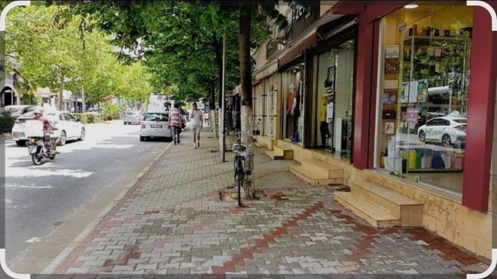 Shitet apartament 2+1 pranë Sheshit Willson