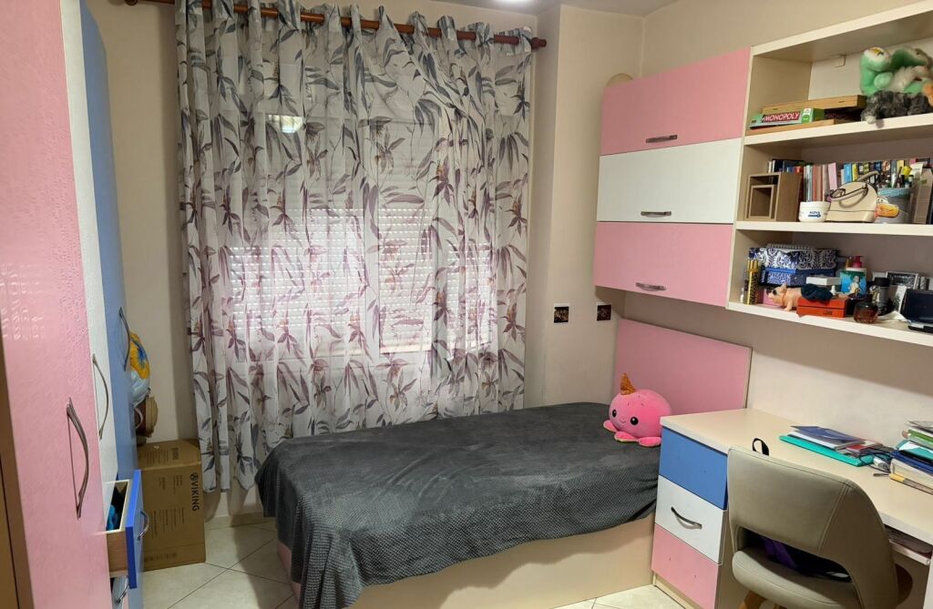 For rent Apartment 2+1, Kamza turn, Yellow buildings 450 thousand leke