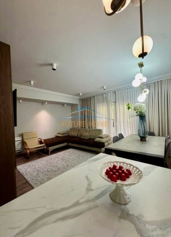 For sale, Apartment 3+1+2, 21 Dhjetori, Tirana