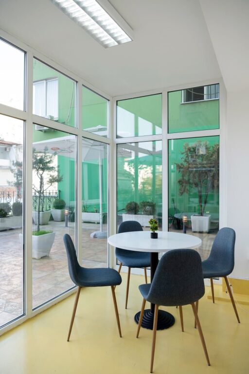 Ufficio in affitto 550 m2 a Bllok