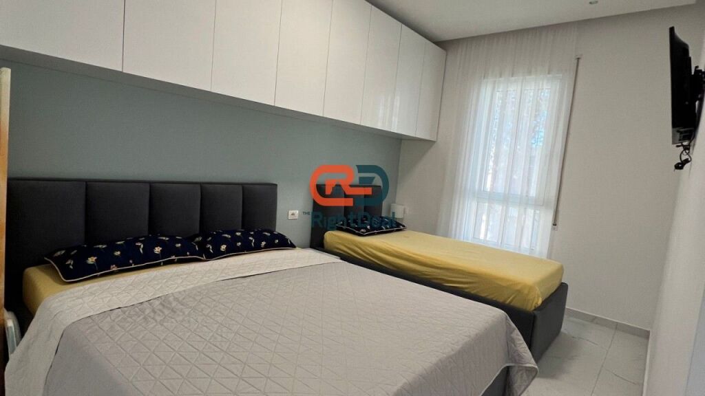 A San Pietro, nella Baia di Lalzi, in vendita un super appartamento 2+1 con planimetria perfetta!