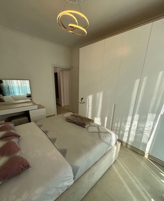 APARTAMENT ME QERA 1+1 ZOGU ZI 500 EURO FH-64371