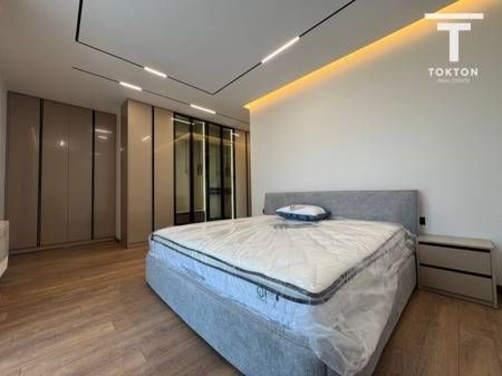 SHITET, VILË E BASHKËNGJITUR, FOREST RESIDENCE, LIQENI I THATË