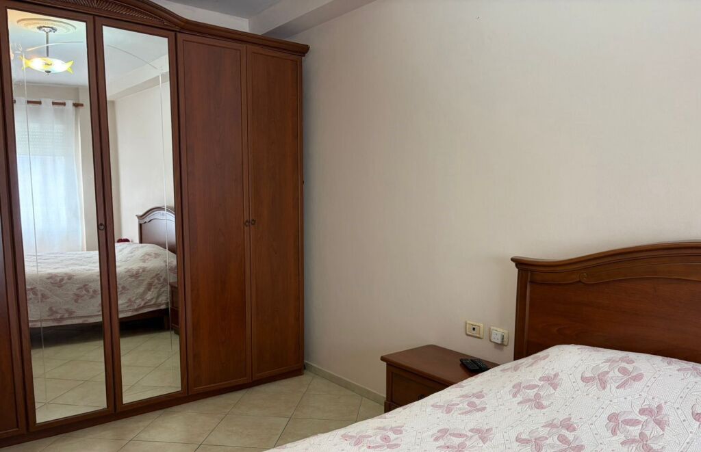 For rent Apartment 2+1, Kamza turn, Yellow buildings 450 thousand leke