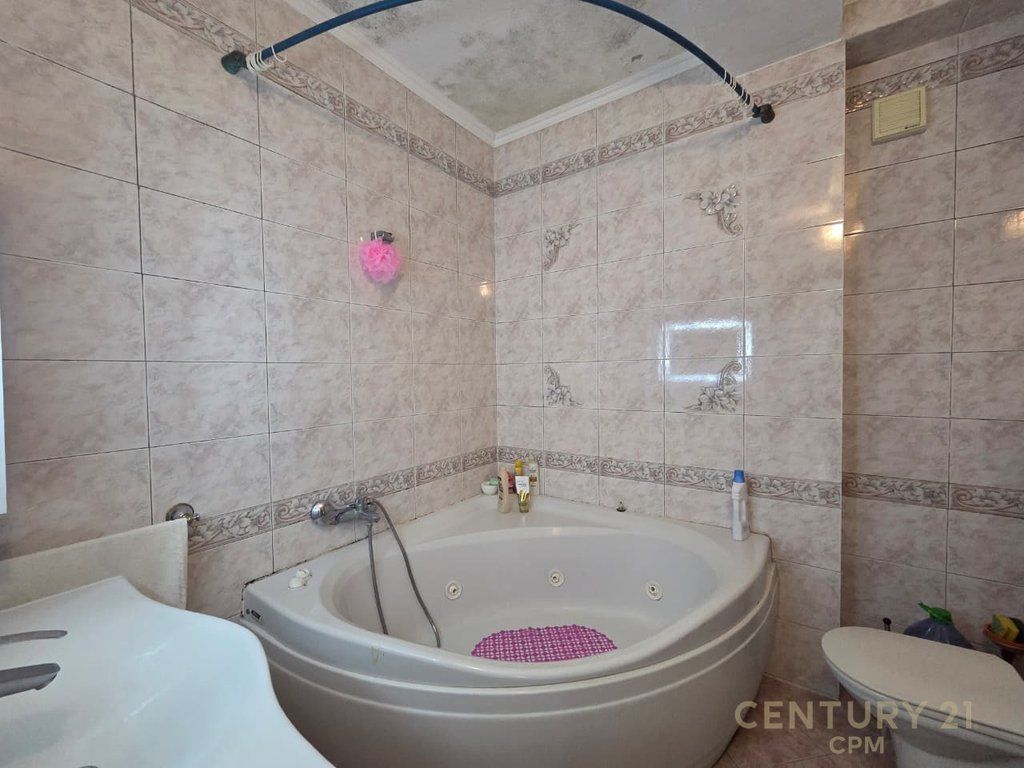 Appartamento 3+1 in vendita nella zona di Ish Blloku, Tirana