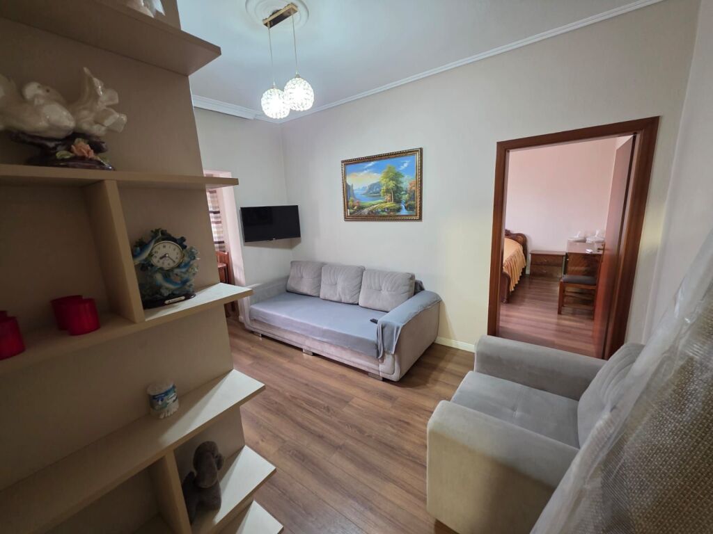 Affittasi 1+1 a Komuna