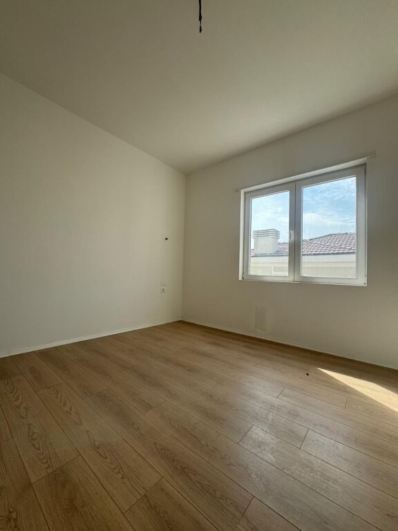 🏡 Shitet Vile 3 kateshe te Collina Verde, TEG