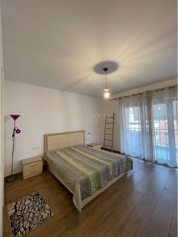 Appartamento 2+1+2 con posto auto in affitto nel complesso Delijorgji