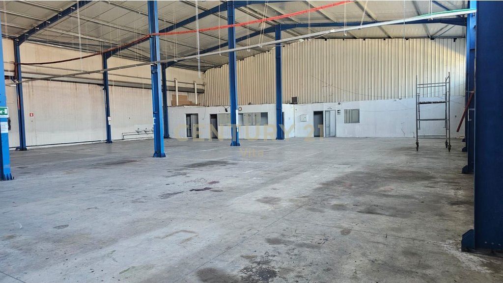 Magazinë me Qira në Autostradën Durrës-Tiranë 770m2