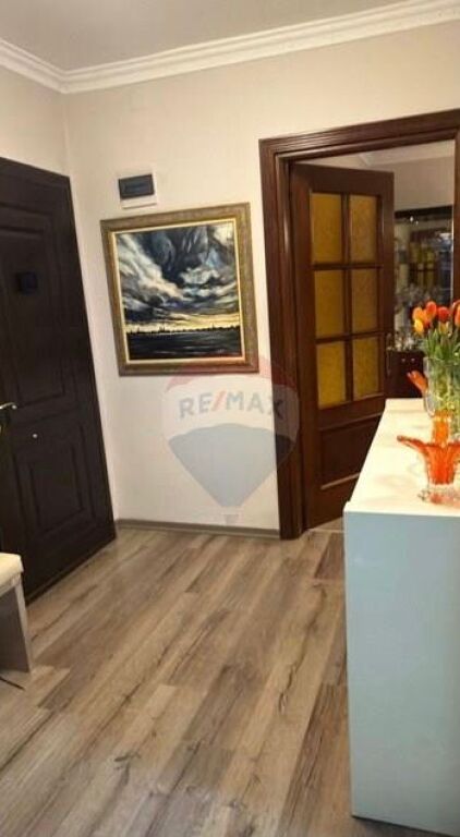 SHITET APARTAMENT 3+1 – RRUGA E KAVAJËS ID: 530491001-596