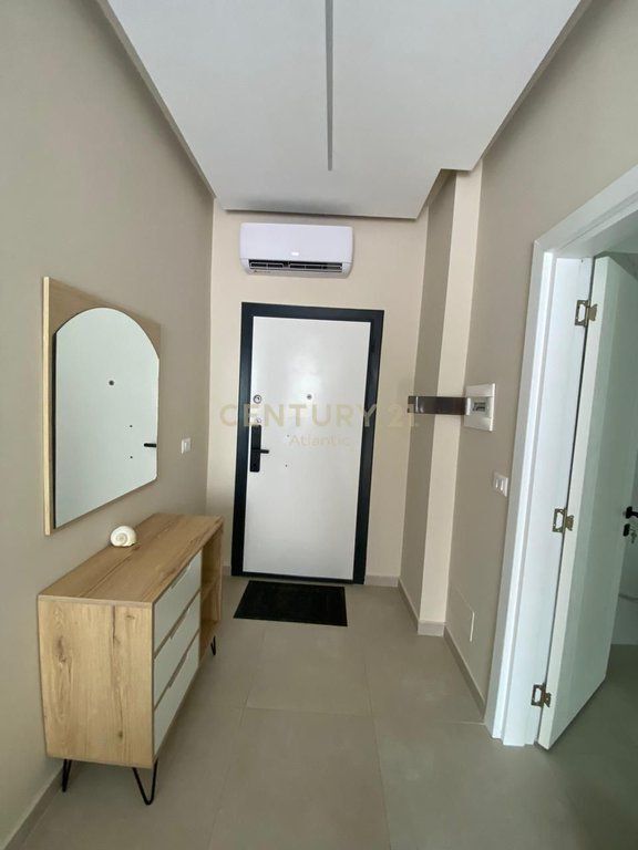 SHITET APARTAMENT NE VIJE TA PARE ME DETIN TEK MALI I ROBIT