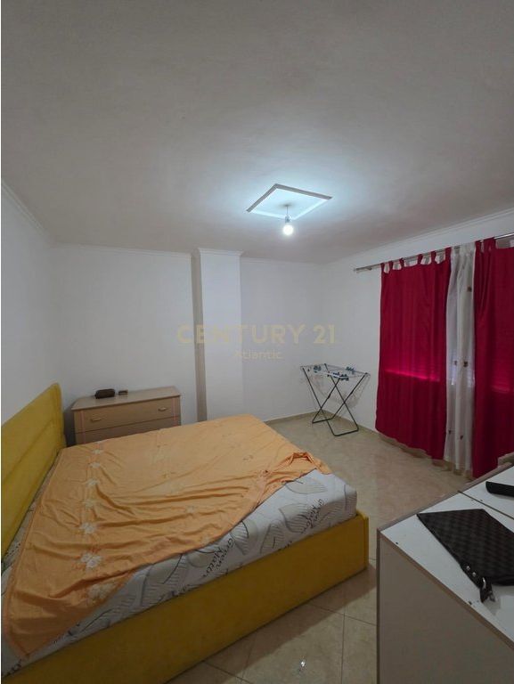 VENDESI APPARTAMENTO 2+1+2 BAGNI +2 BALCONI SULLA SPIAGGIA FERROVIARIA DI DURAZZO! 135.000 €