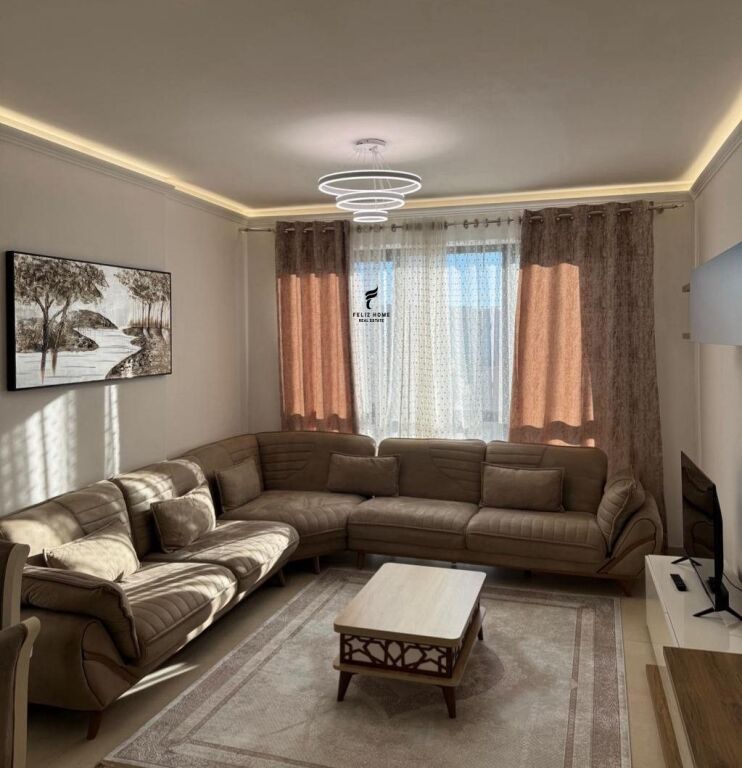 APARTAMENT ME QERA 1+1 ZOGU ZI 500 EURO FH-64371