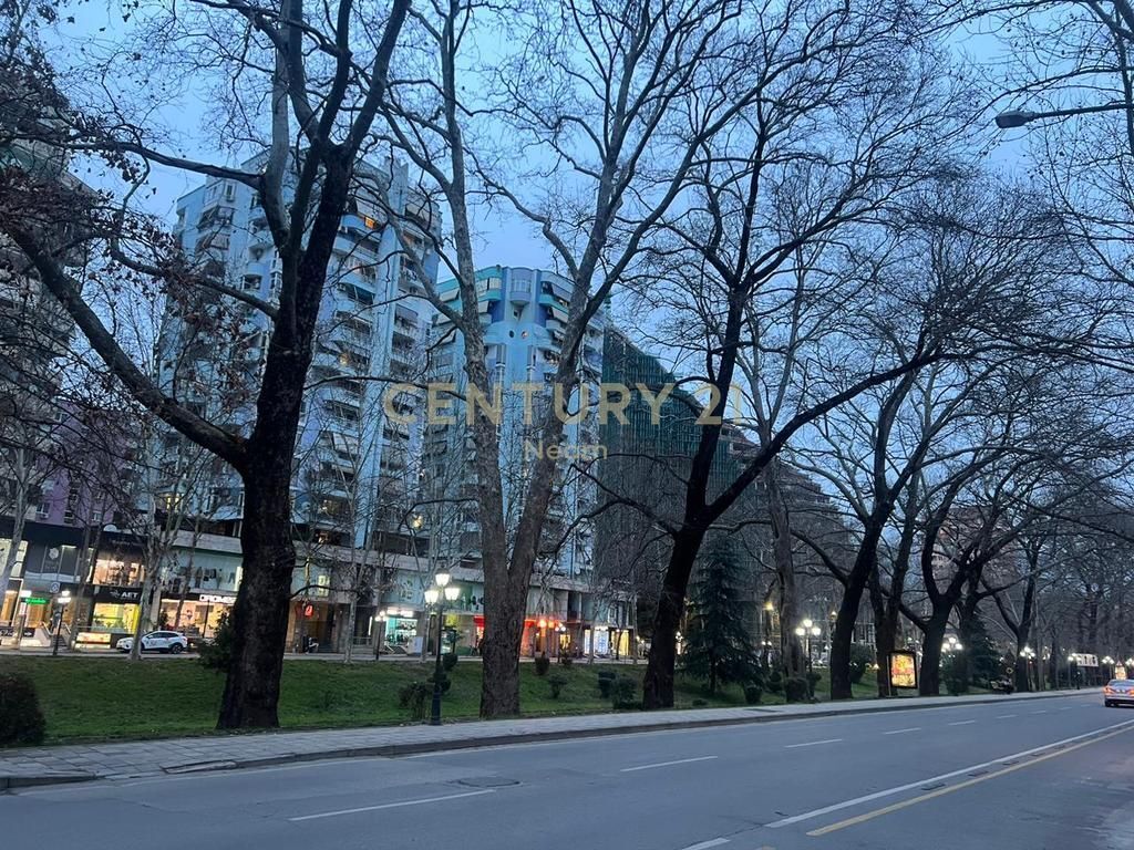 Ufficio in vendita di fronte al "Tribunale distrettuale"