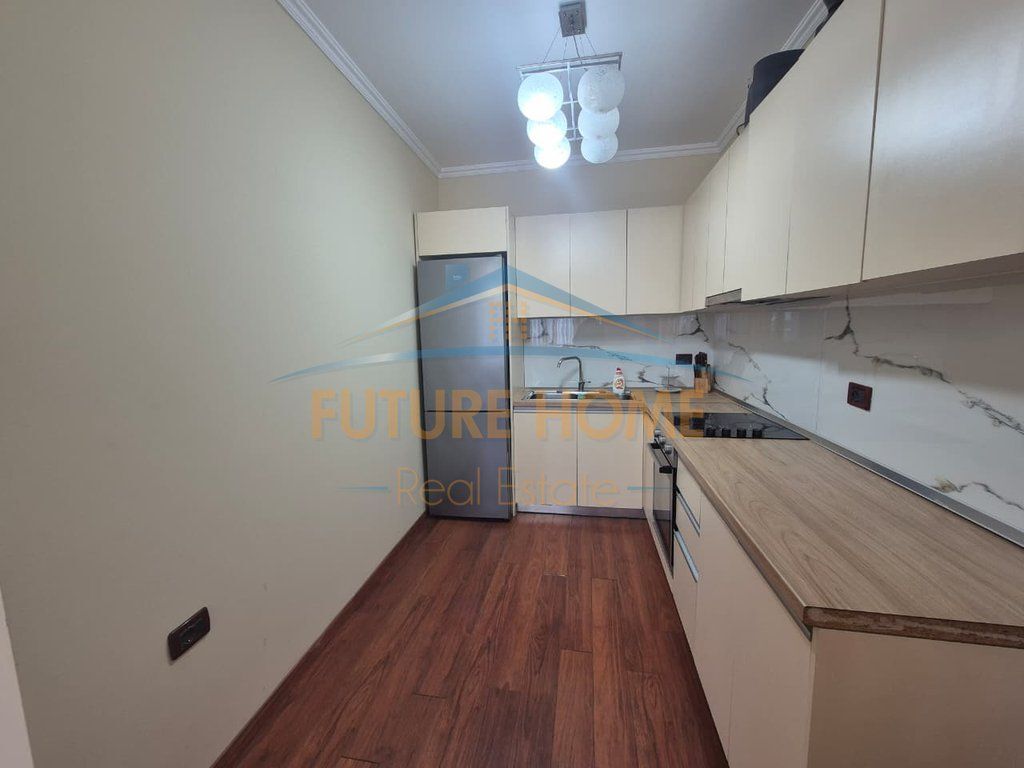 Shitet, Apartament 2+1, Bulevardi Zhan D'Ark, Tiranë.PRI65433