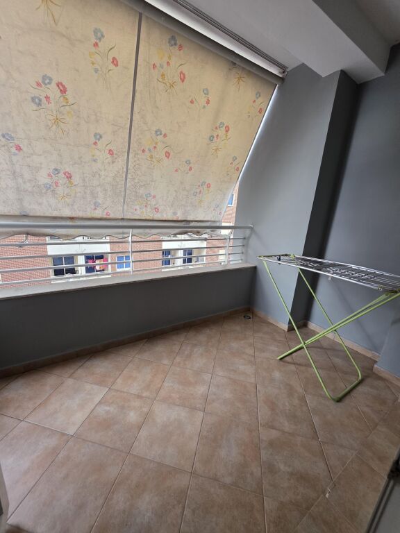 Apartament 2+1, Astir!