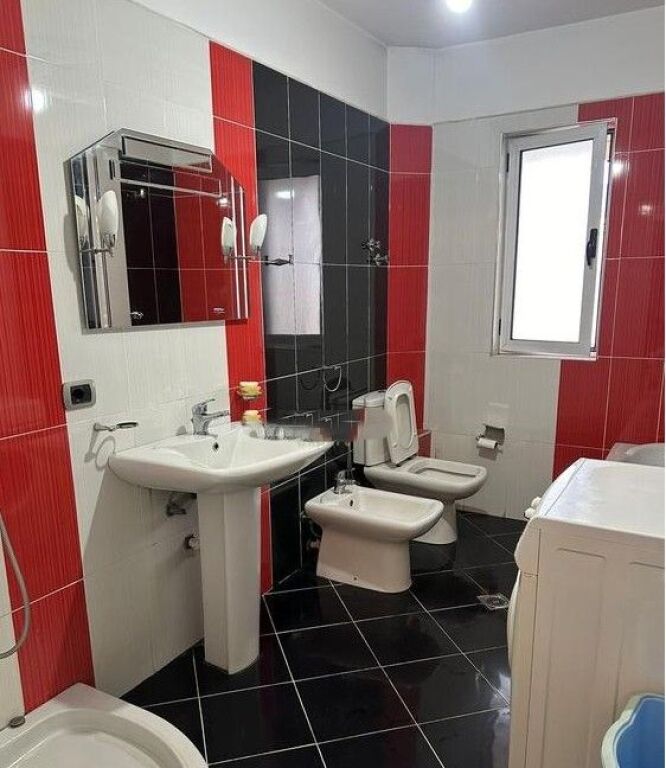 JAPIM ME QIRA APARTAMENT 2+1 TEK ISH PARKU,GLOBE