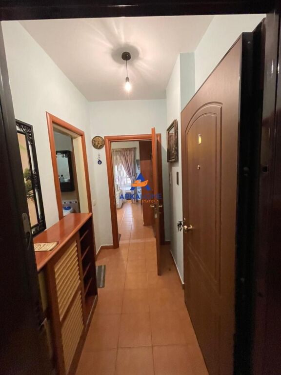 JEPET GARSONIERE ME QERA 30M2 "KODRA E DIELLIT" 30.000 LEKE ( 40.000 LEKE ME POST PARKIMI)
