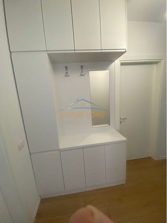 Qera, Apartament 1+1, Rruga 5 Maji, Tiranë.