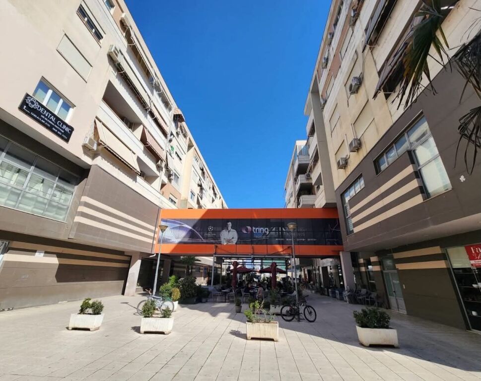 Shitet apart 2+1 te Kristal Center Komune Parisi