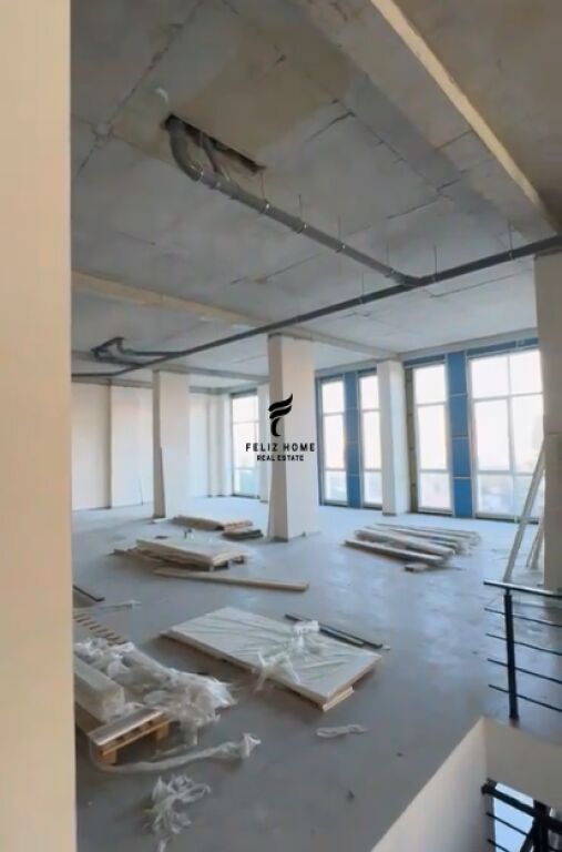 ZYRE ME QERA 550 M2 BULEVARDI RI 6.000 EURO FH-64340