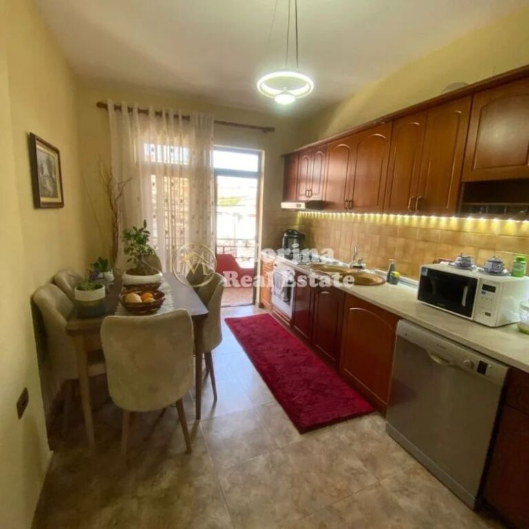 Qera | Vilë 3 + 1 | Brryli | 2000 €/muaj