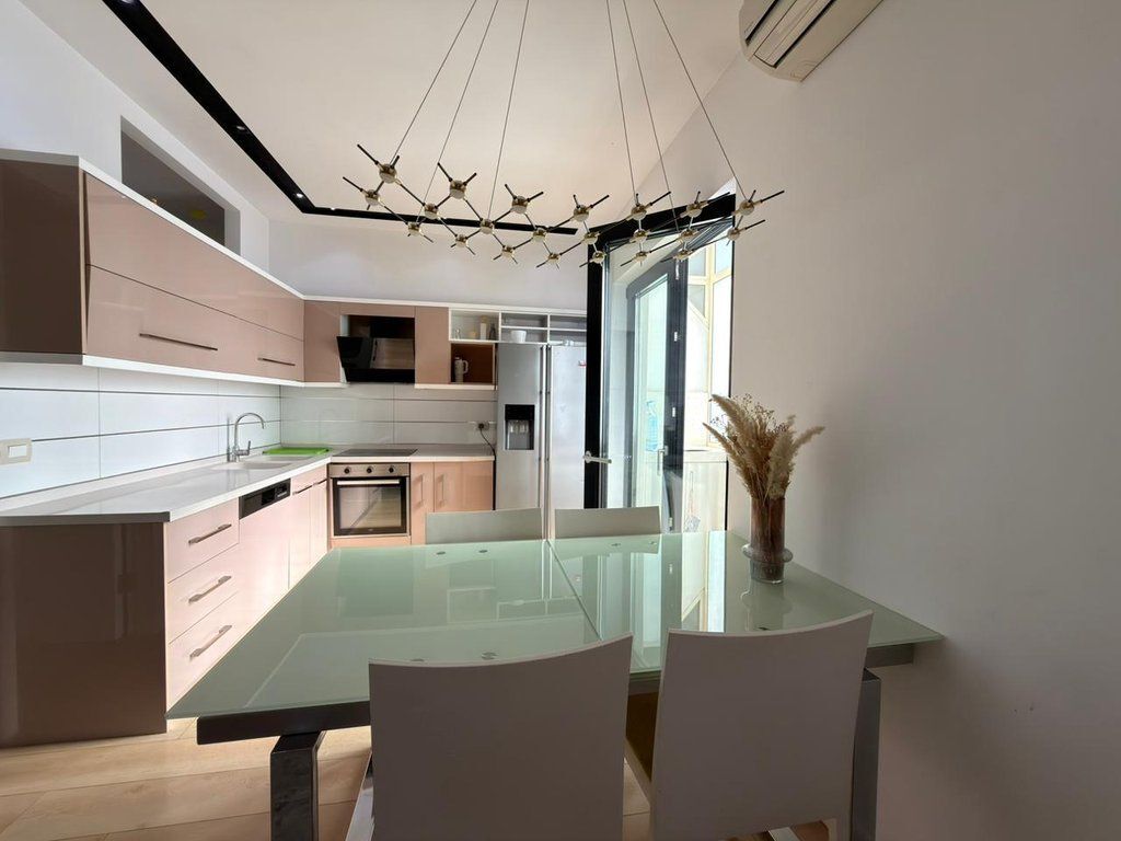 KAFE FLORA, SHESIM APARTAMENT 3+1