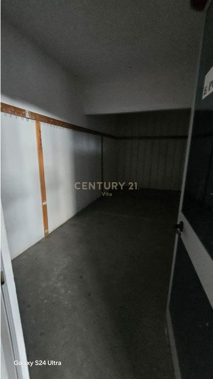 Magazinë me Qira në Autostradën Durrës-Tiranë 770m2