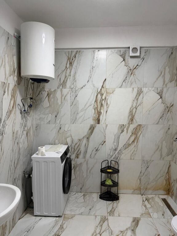 1+1 In Affitto, Piazza Shqiponja, Arredamento Nuovo