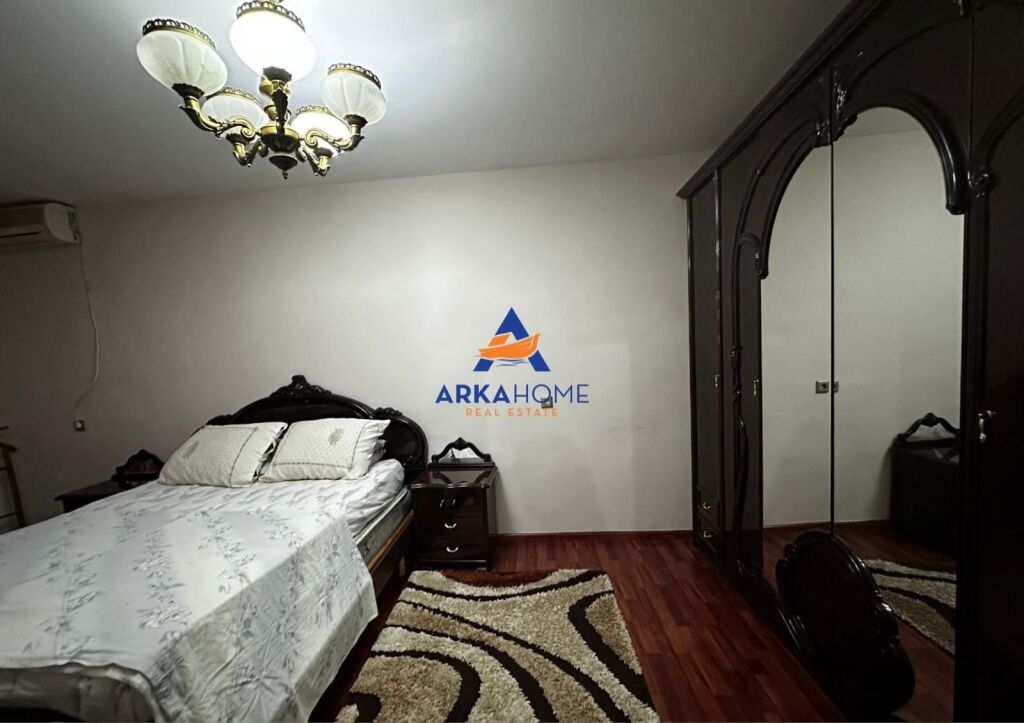 JEPET APARTAMENT ME QERA 2+1+BALLKON "RRUGA FORTUZI, QENDER" 700 EURO