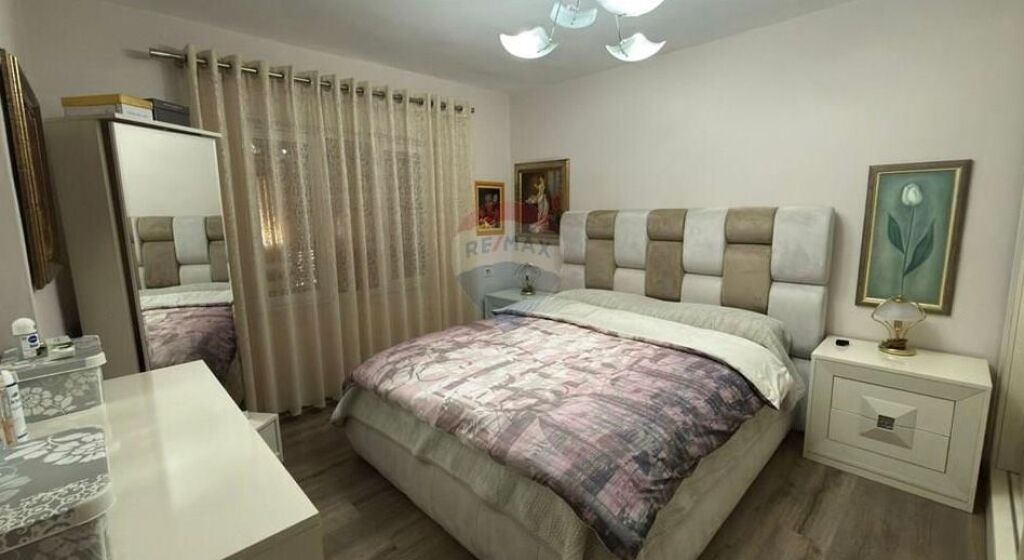 SHITET APARTAMENT 3+1 – RRUGA E KAVAJËS ID: 530491001-596