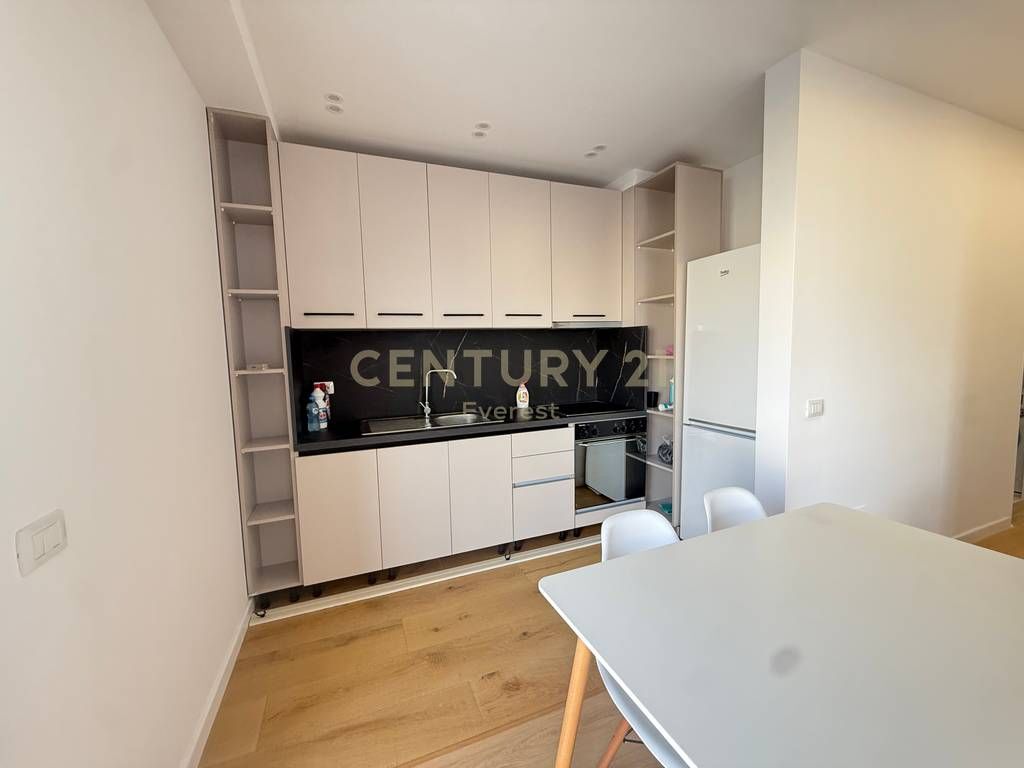 UNIVERS CITY, VENDITA APPARTAMENTO 2+1+POSTO AUTO 140.000 € Sup. Totale 91m2