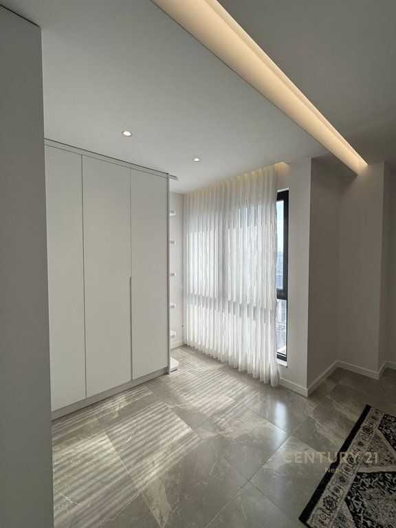 APPARTAMENTO 2+1+2 IN AFFITTO AL NUOVO MERCATO