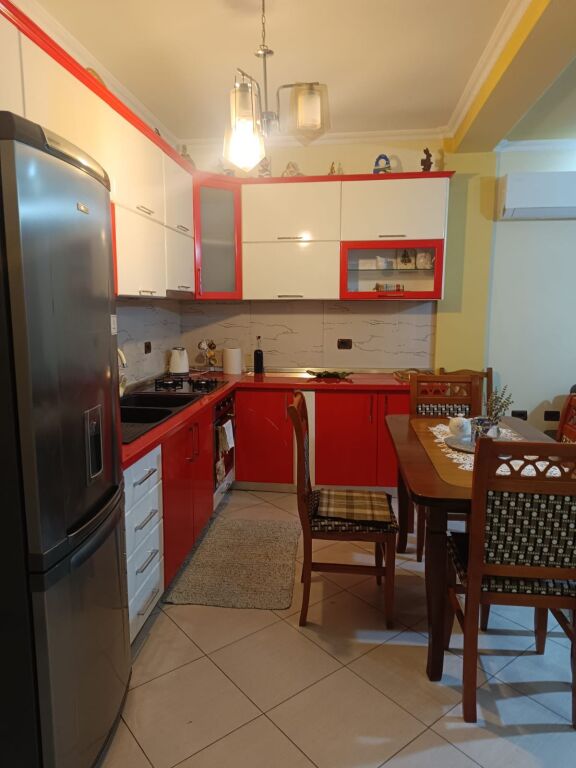 Apartament 2+1 per qira Rruga e Elbasanit !