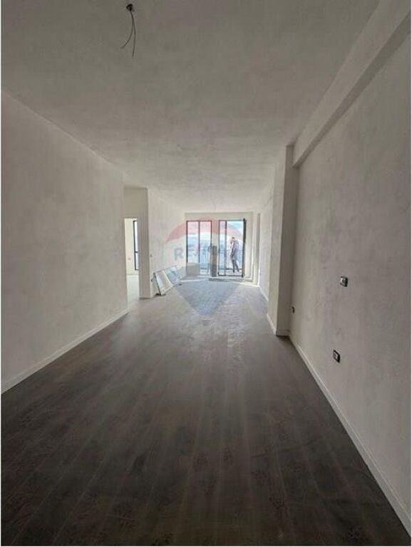 Shitet Apartament 3+1+2 tek ish Fusha Aviacionit ,Kompleksi Turdiu