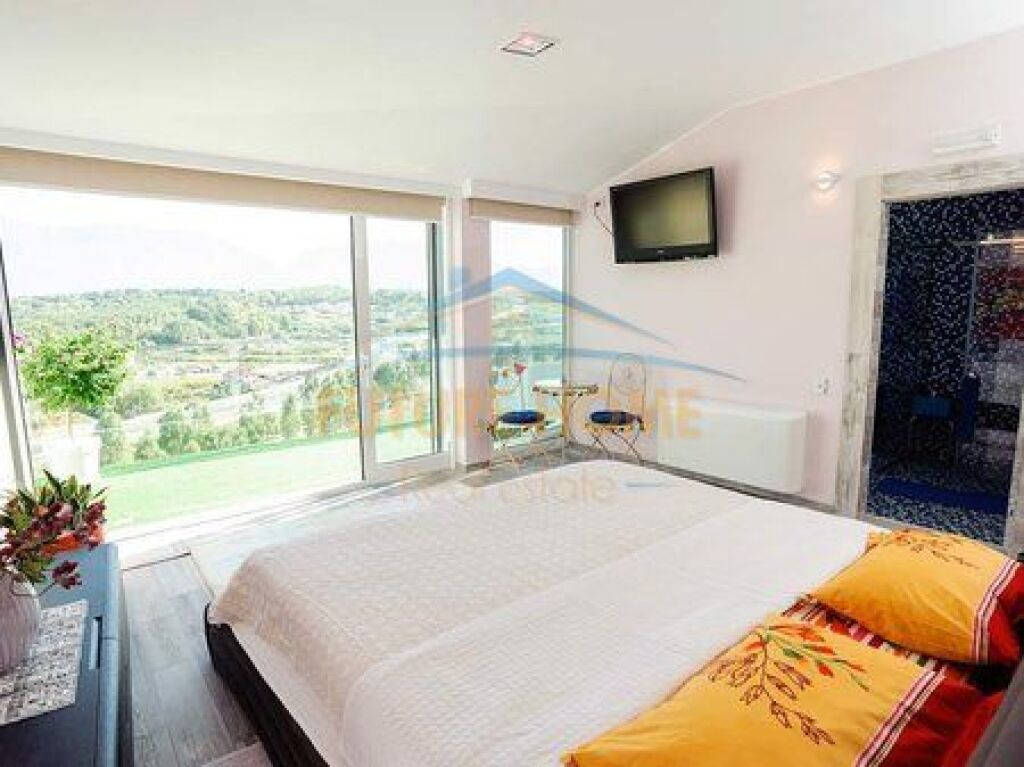 Shitet, Penthouse 2+1+2, Liqeni i Thate