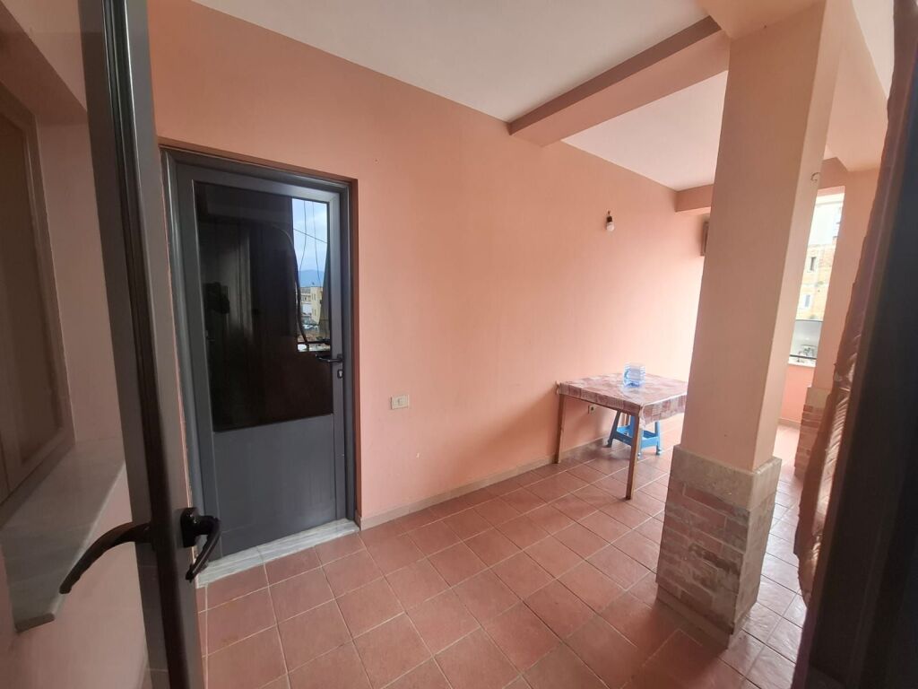  Appartamento 2+1 in Affitto a Lungo Termine – Vicino alla Scuola di Musica, Vlora