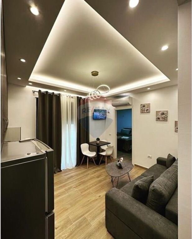 🏡 Apartament 1+1 me Qira – Lungomare, Vlorë