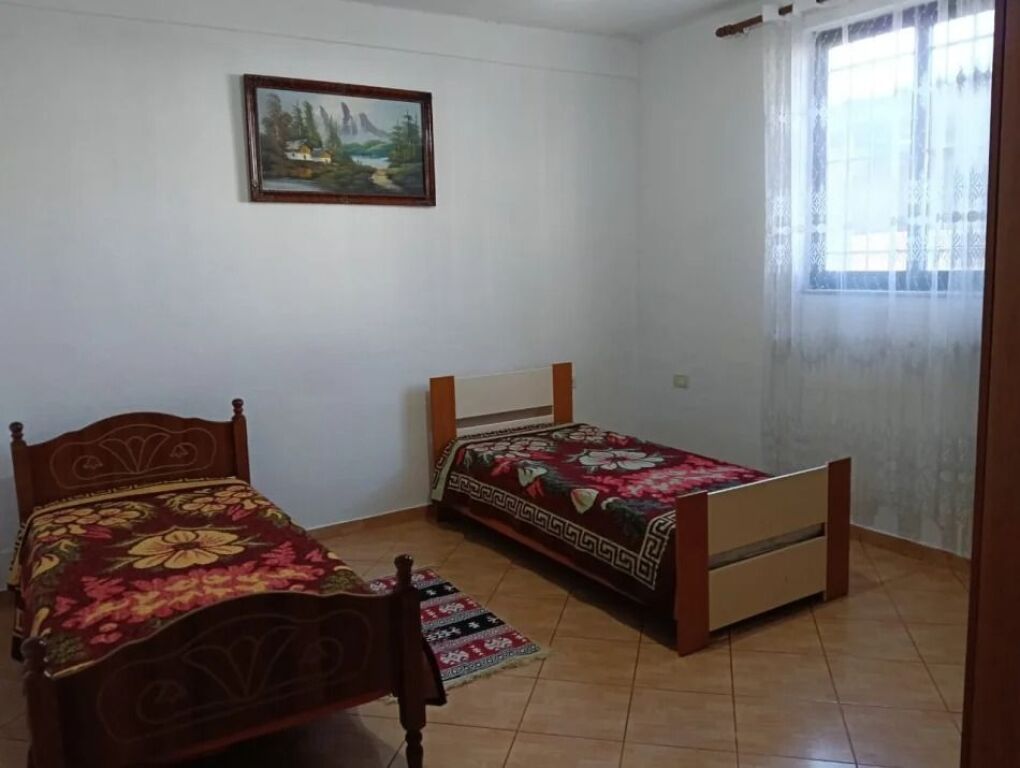 Qera | Shtëpi private 2 + 1 | Fabrika e Miellit | 350 €/muaj