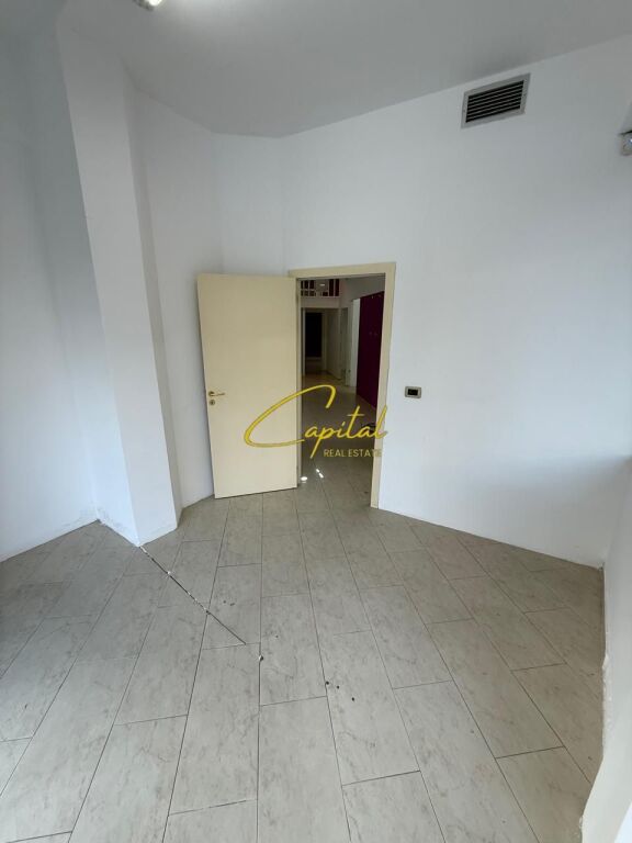 BUSINESS PREMISES FOR SALE 147 M2 ELBASAN ROAD 530,000 EURO