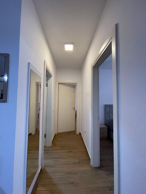 Appartamento 2+1+2 con posto auto in affitto nel complesso Delijorgji