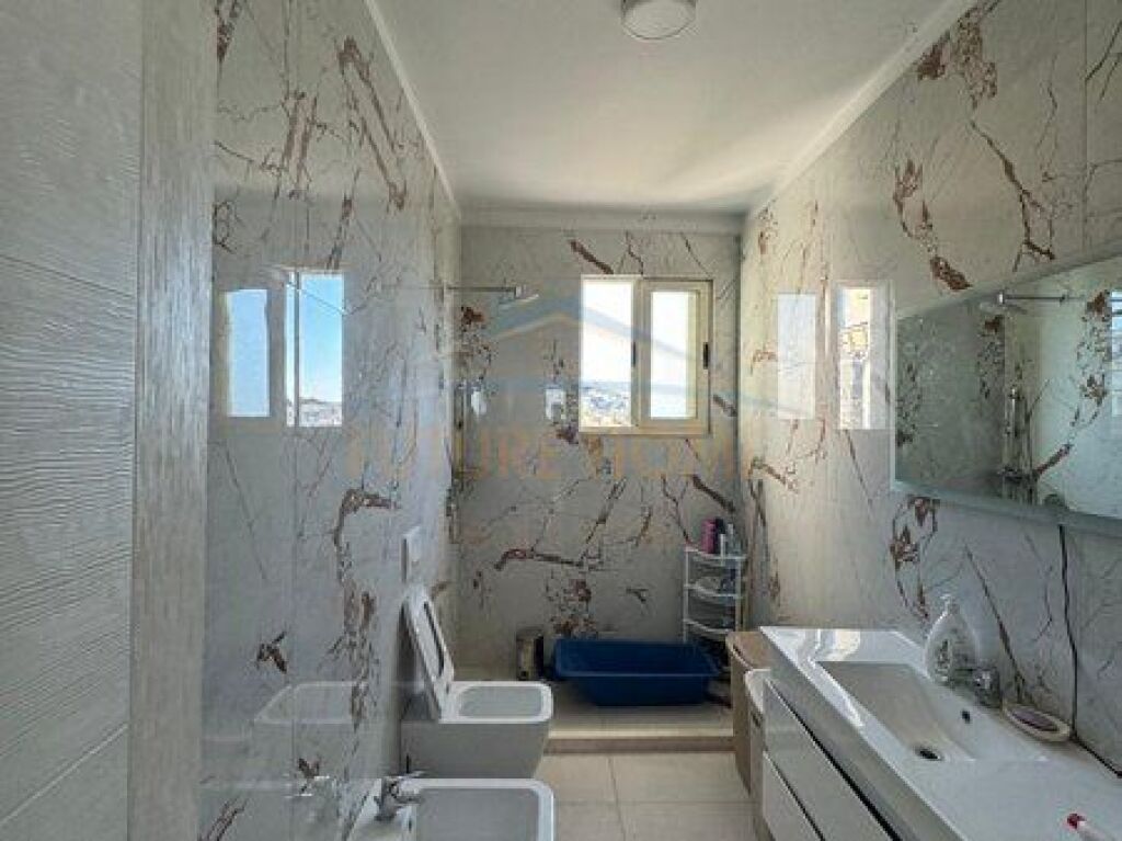 Apartment 2+1+2+ Veranda for Sale, Shkozë